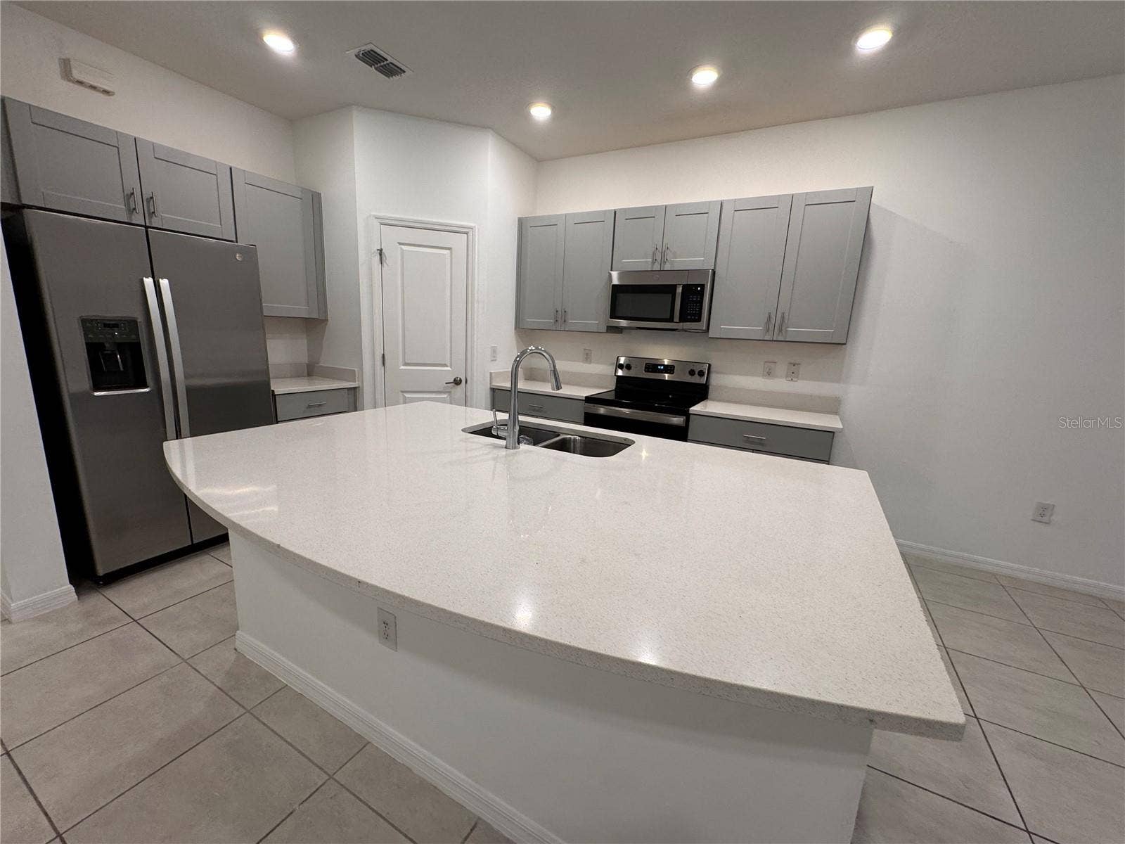 2906 CANARY AVENUE, Davenport, FL 33837 2906 CANARY AVENUE, Davenport, FL 33837