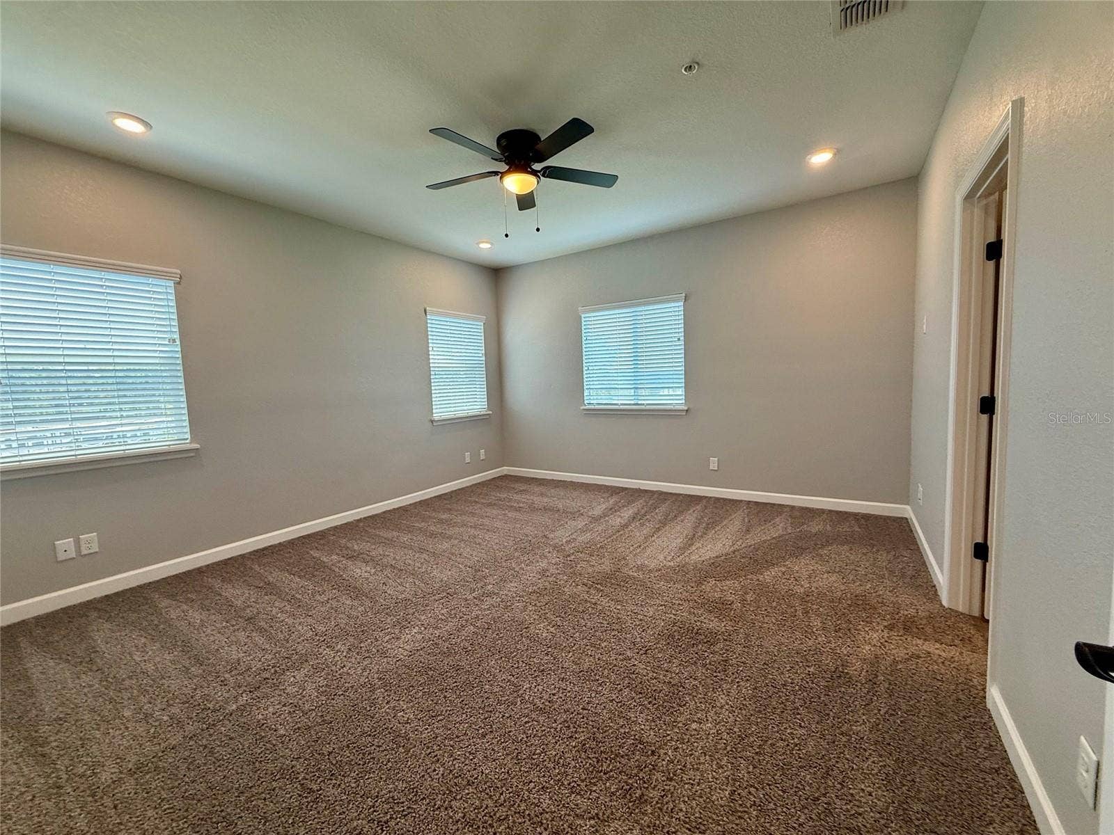 2403 WILLOW WAY, Winter Haven, FL 33881 2403 WILLOW WAY, Winter Haven, FL 33881