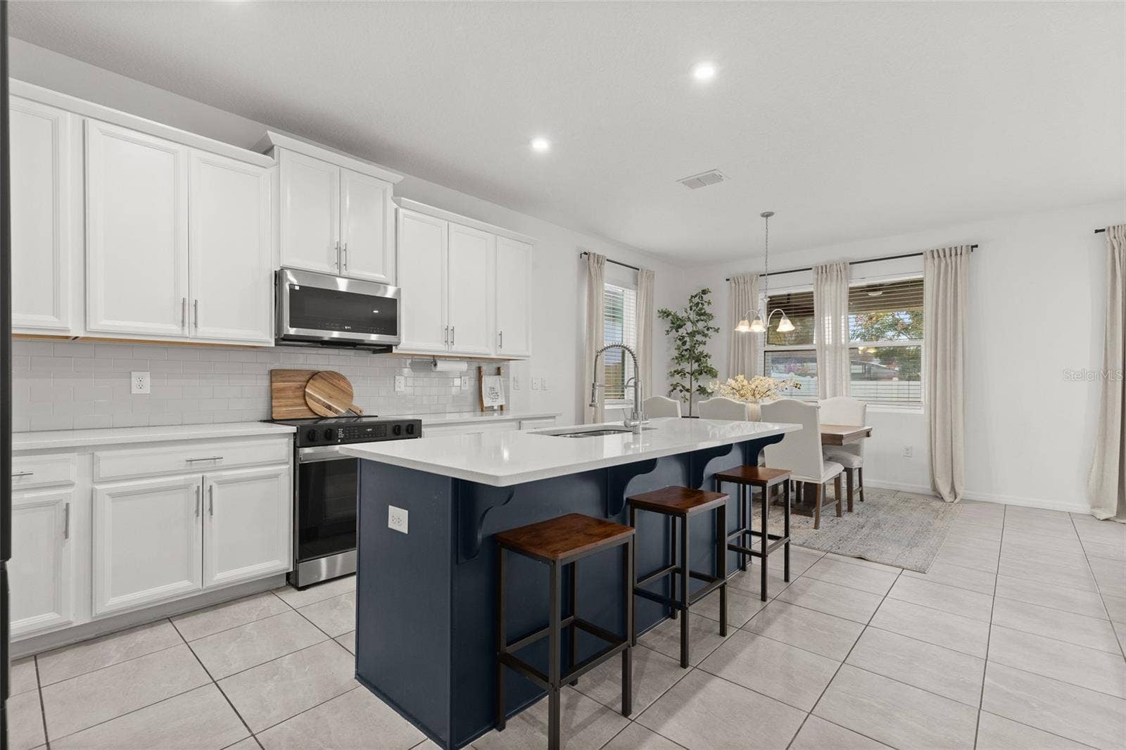 2530 AVIAN LOOP, Kissimmee, FL 34741 2530 AVIAN LOOP, Kissimmee, FL 34741