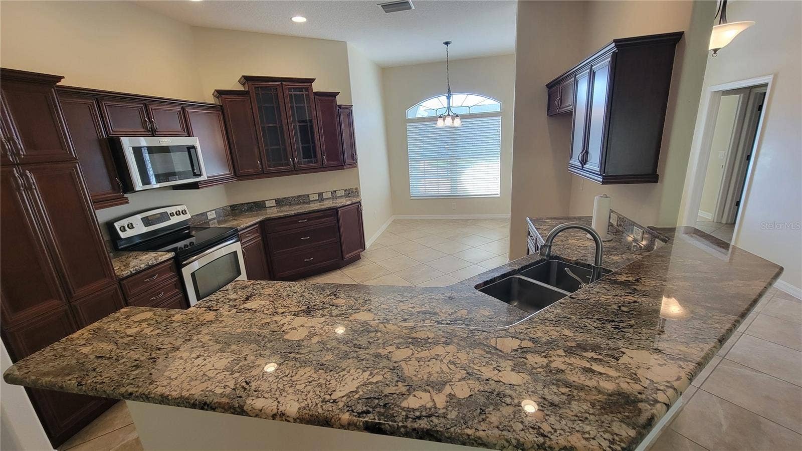 941 MANDRAKE STREET, The Villages, FL 32162 941 MANDRAKE STREET, The Villages, FL 32162