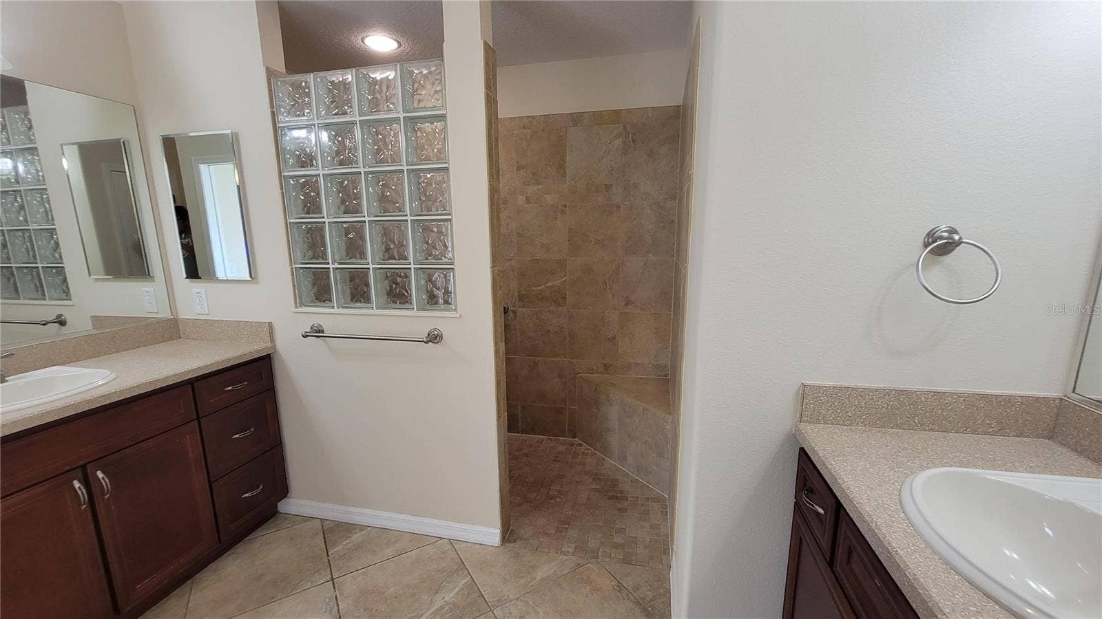 941 MANDRAKE STREET, The Villages, FL 32162 941 MANDRAKE STREET, The Villages, FL 32162