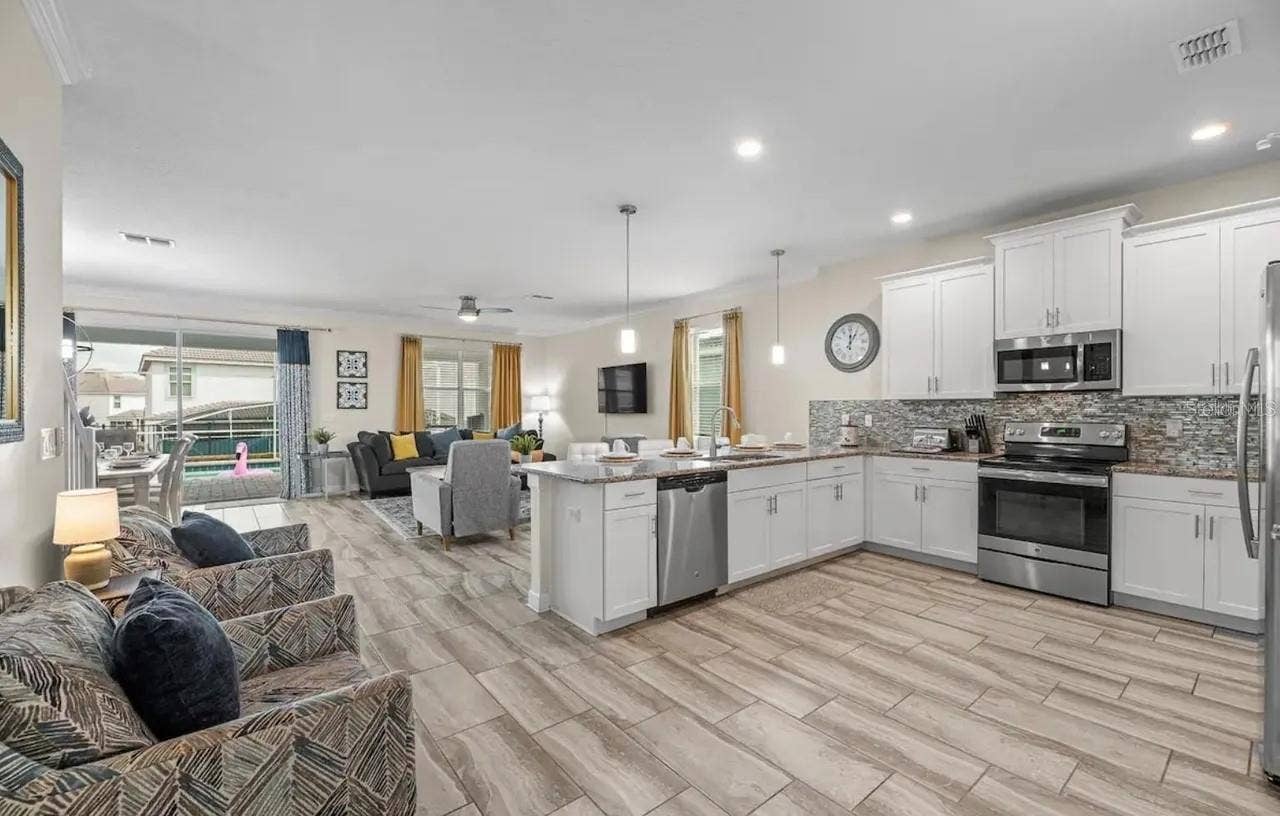 1537 MULLIGAN BOULEVARD, Davenport, FL 33896 1537 MULLIGAN BOULEVARD, Davenport, FL 33896