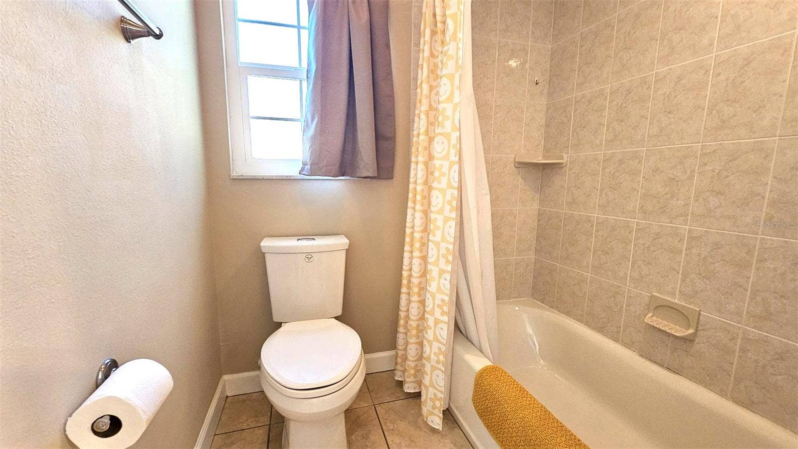 Guest bath-full bath