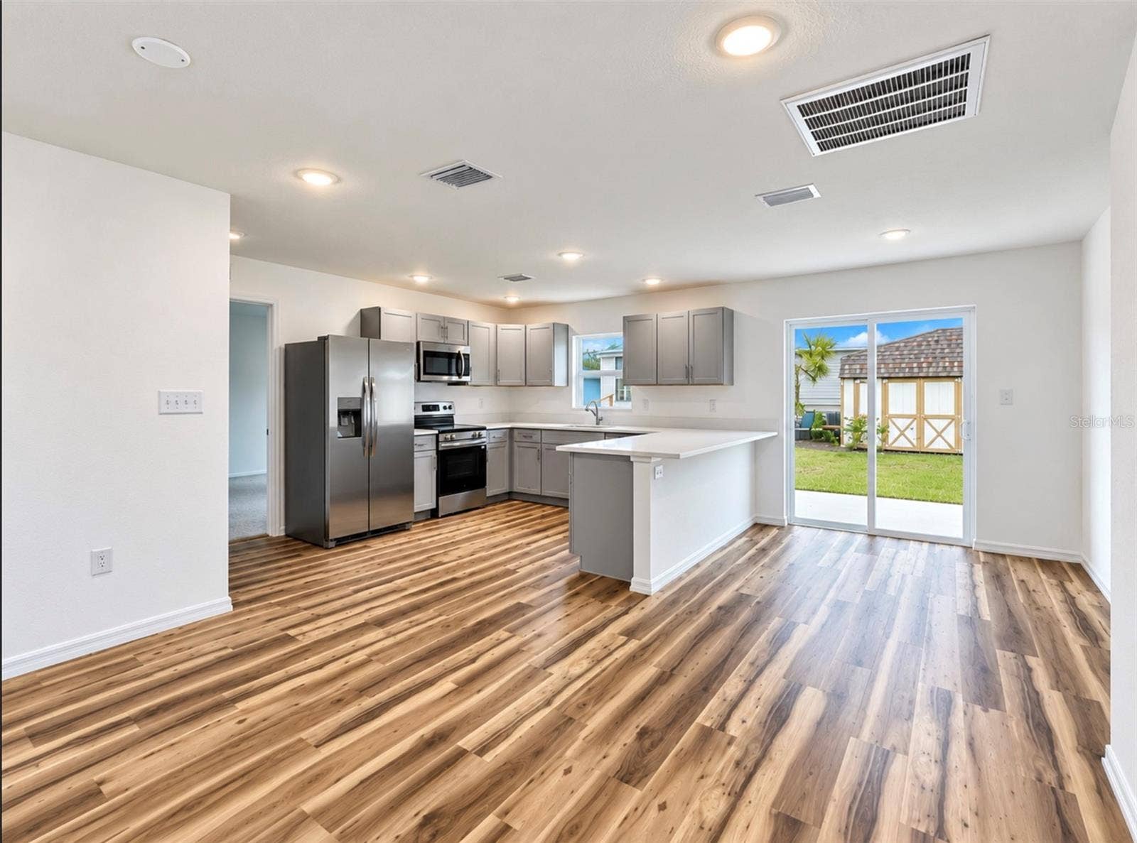 4251 GERANIUM ST, Lake Wales, FL 33898 4251 GERANIUM ST, Lake Wales, FL 33898