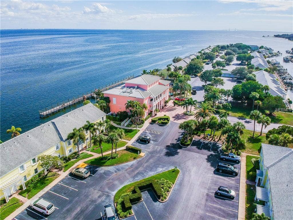 4990 COQUINA KEY DRIVE SE, St Petersburg, FL 33705 =