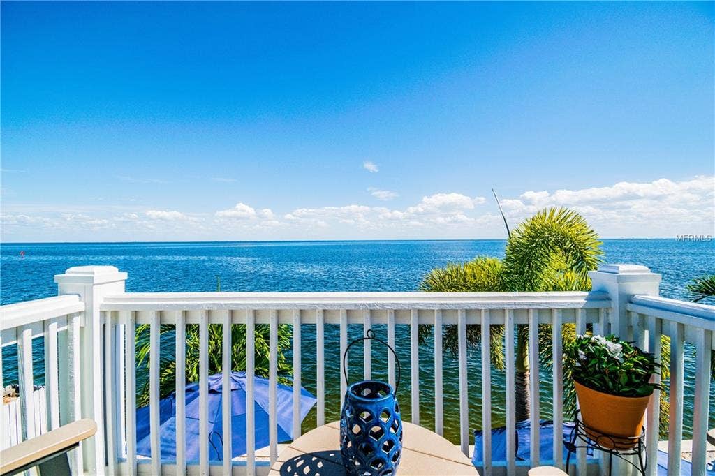 4778 COQUINA KEY DRIVE SE, St Petersburg, FL 33705 =