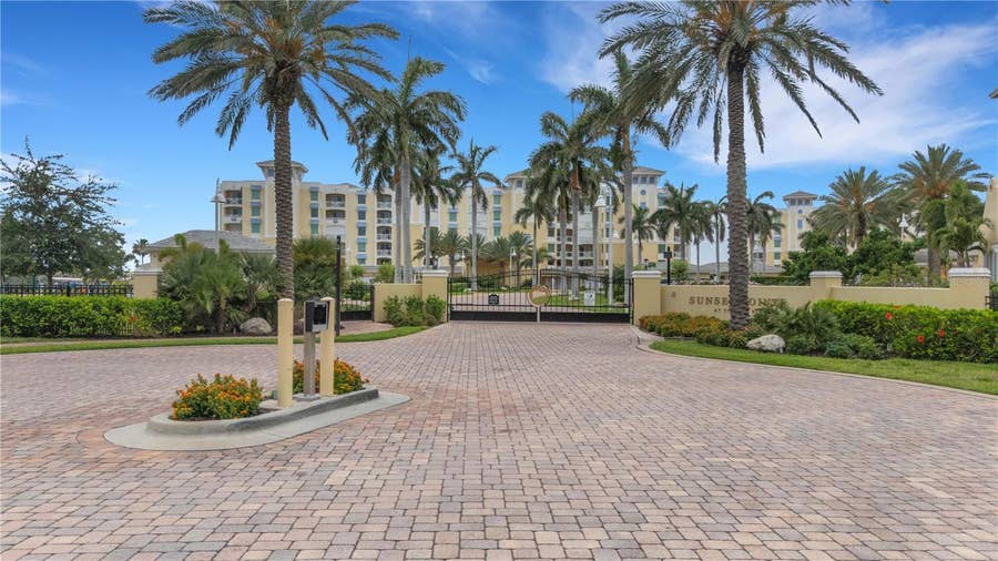 Property photo for 795 COLLANY ROAD, #304, St Petersburg, FL