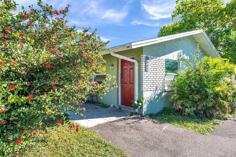 Property photo for 1005 LAKE PALMS DRIVE, Largo, FL