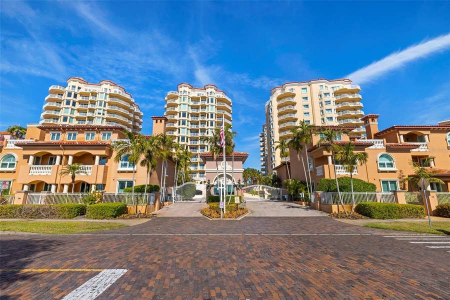 Property photo for 555 5TH AVENUE NE, #621, St Petersburg, FL