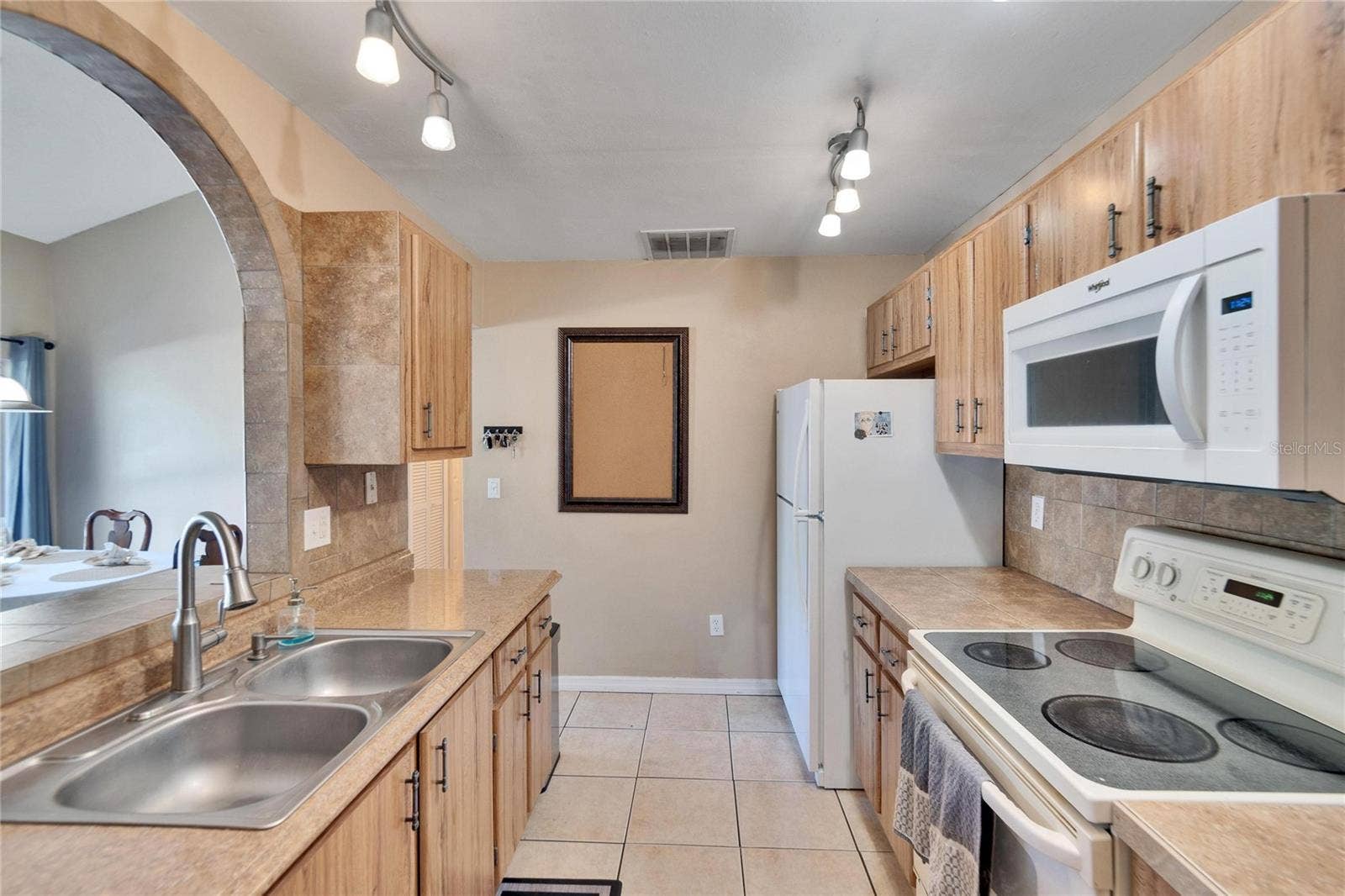 1849 BOUGH AVENUE, #D, Clearwater, FL 33760 1849 BOUGH AVENUE, #D, Clearwater, FL 33760