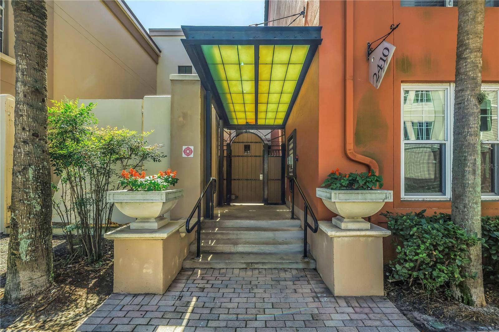 2402 W AZEELE STREET, #423, Tampa, FL 33609