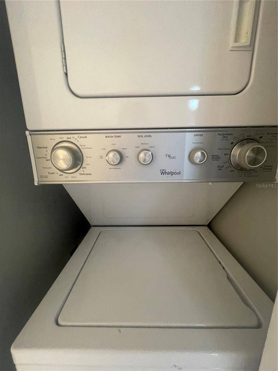 400 ISLAND WAY, #908, Clearwater Beach, FL 33767 Whirlpool washer/dryer