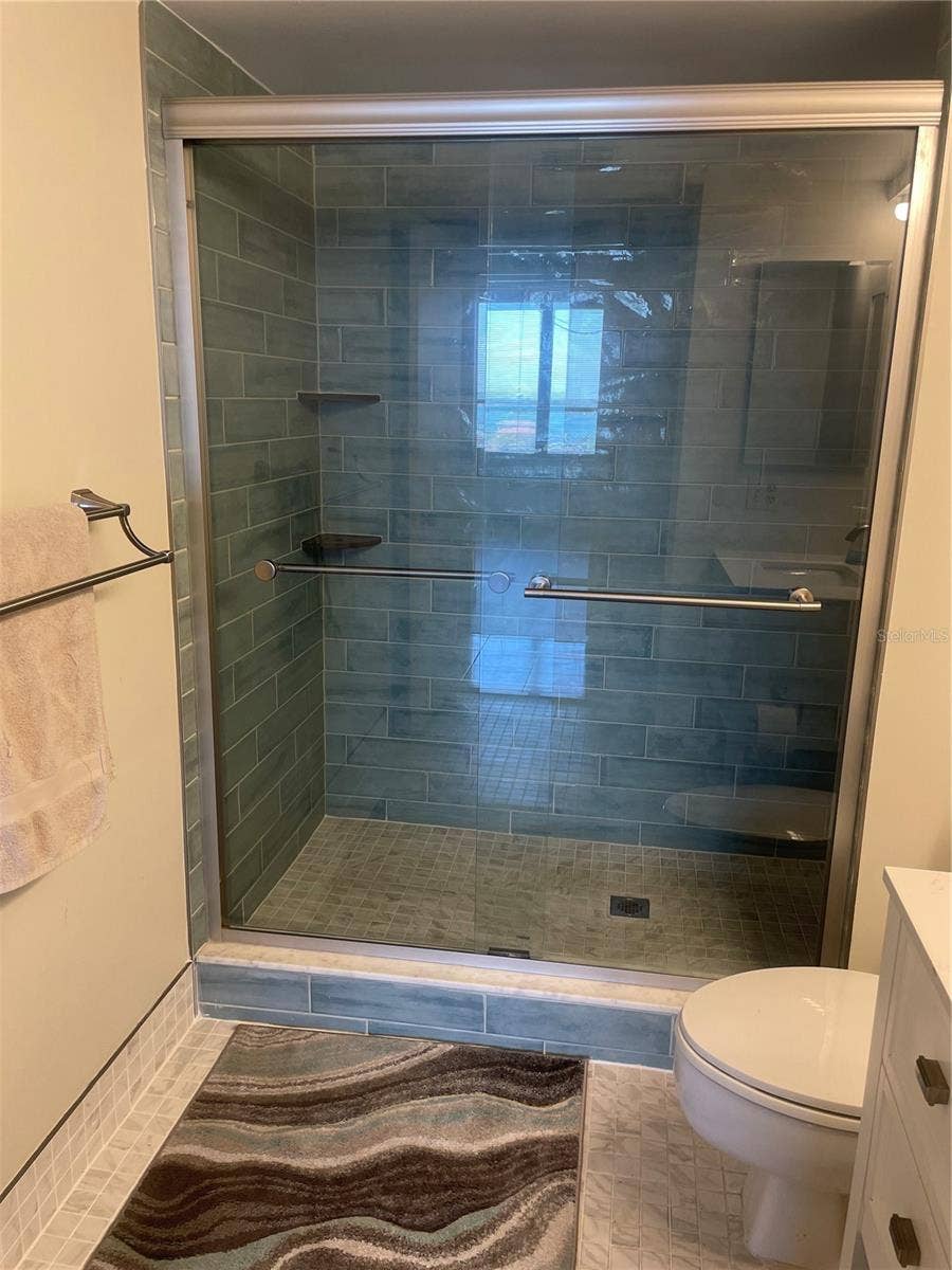 400 ISLAND WAY, #908, Clearwater Beach, FL 33767 Guest Bathroom
