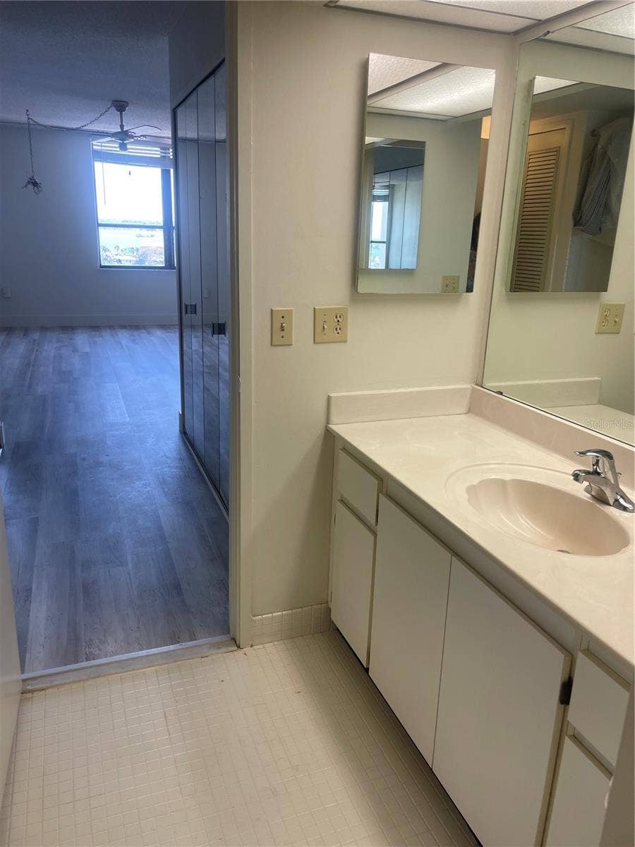 400 ISLAND WAY, #908, Clearwater Beach, FL 33767 Master Bath