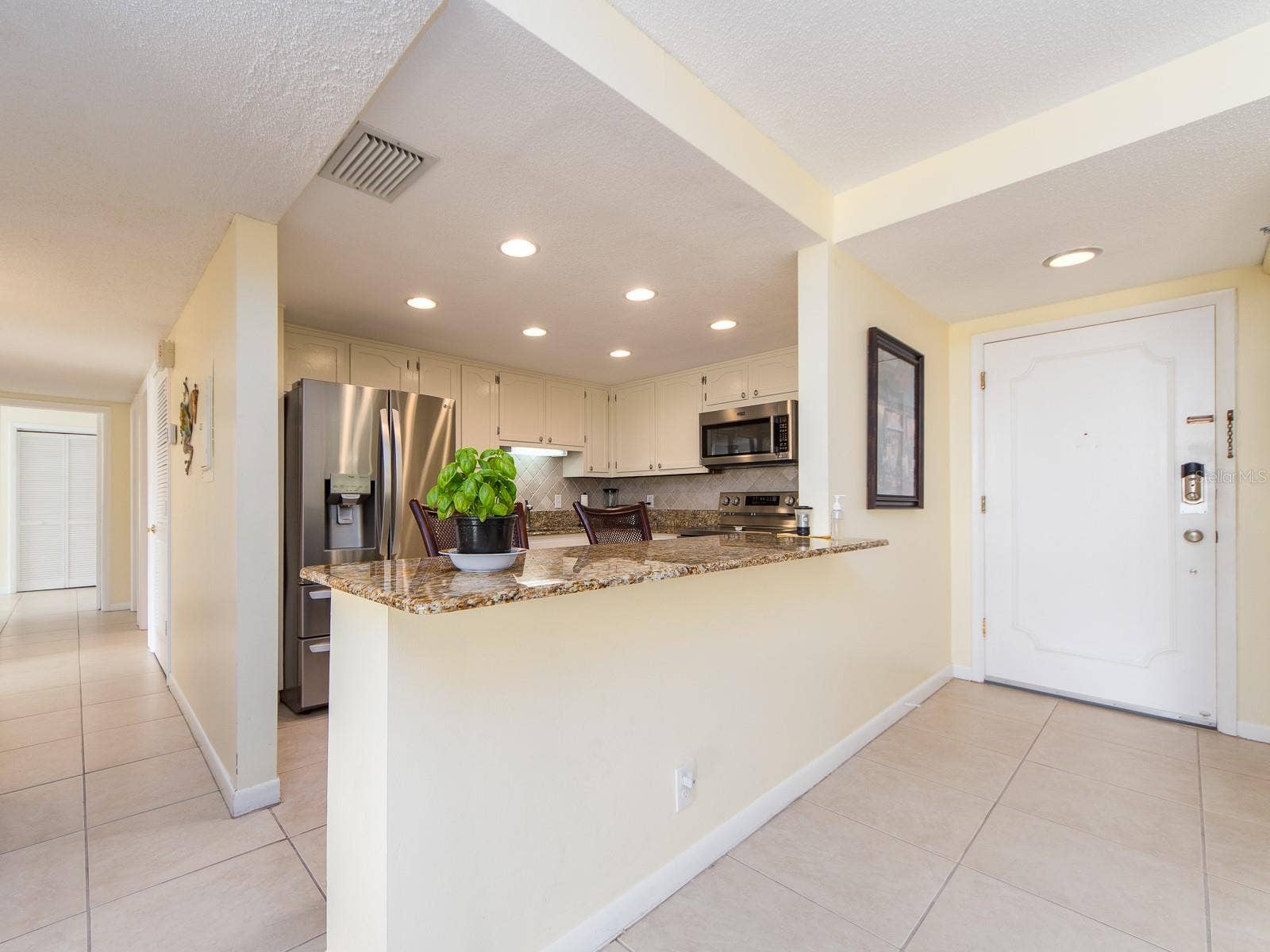 675 S GULFVIEW BOULEVARD, #902, Clearwater Beach, FL 33767 675 S GULFVIEW BOULEVARD, #902, Clearwater Beach, FL 33767