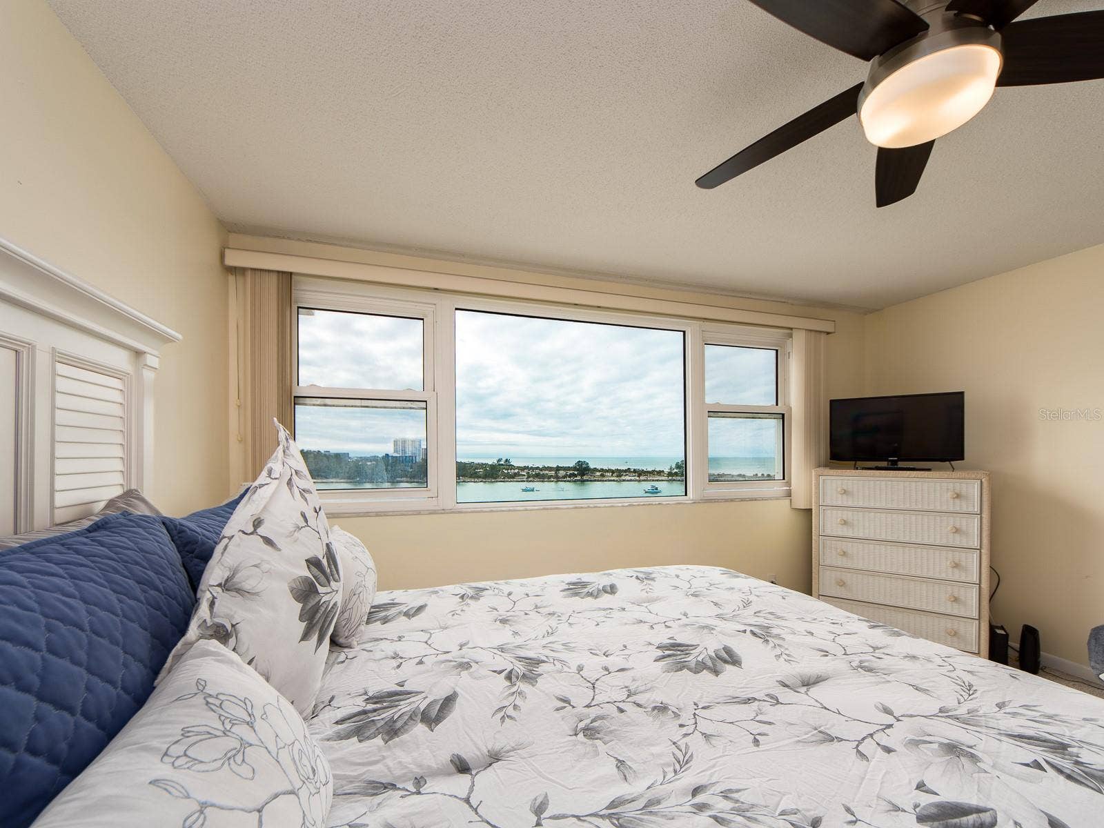 675 S GULFVIEW BOULEVARD, #902, Clearwater Beach, FL 33767 675 S GULFVIEW BOULEVARD, #902, Clearwater Beach, FL 33767