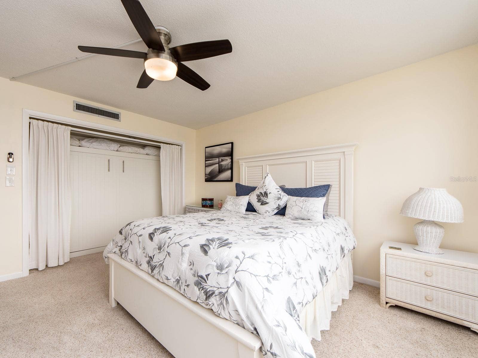 675 S GULFVIEW BOULEVARD, #902, Clearwater Beach, FL 33767 675 S GULFVIEW BOULEVARD, #902, Clearwater Beach, FL 33767
