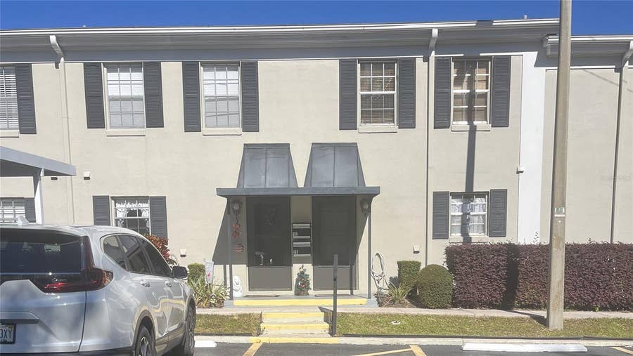 Property photo for 689 LAKE HOWARD DRIVE NW, #1E, Winter Haven, FL