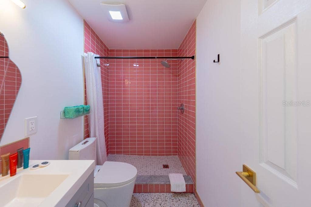 648 POINSETTIA AVENUE, Clearwater Beach, FL 33767 648 POINSETTIA AVENUE, Clearwater Beach, FL 33767