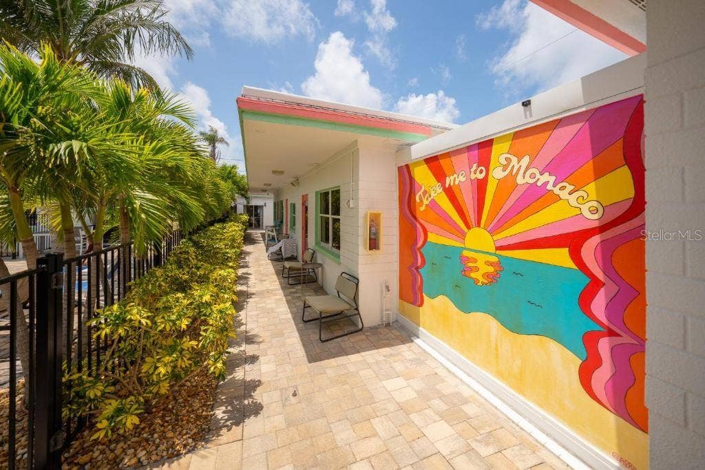 648 POINSETTIA AVENUE, Clearwater Beach, FL 33767 648 POINSETTIA AVENUE, Clearwater Beach, FL 33767