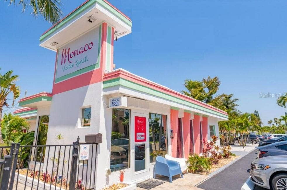 648 POINSETTIA AVENUE, Clearwater Beach, FL 33767 648 POINSETTIA AVENUE, Clearwater Beach, FL 33767