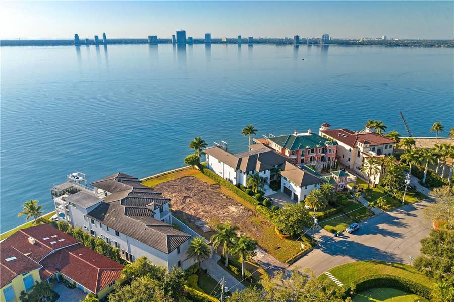 Property photo for 80 MARTINIQUE AVENUE, Tampa, FL