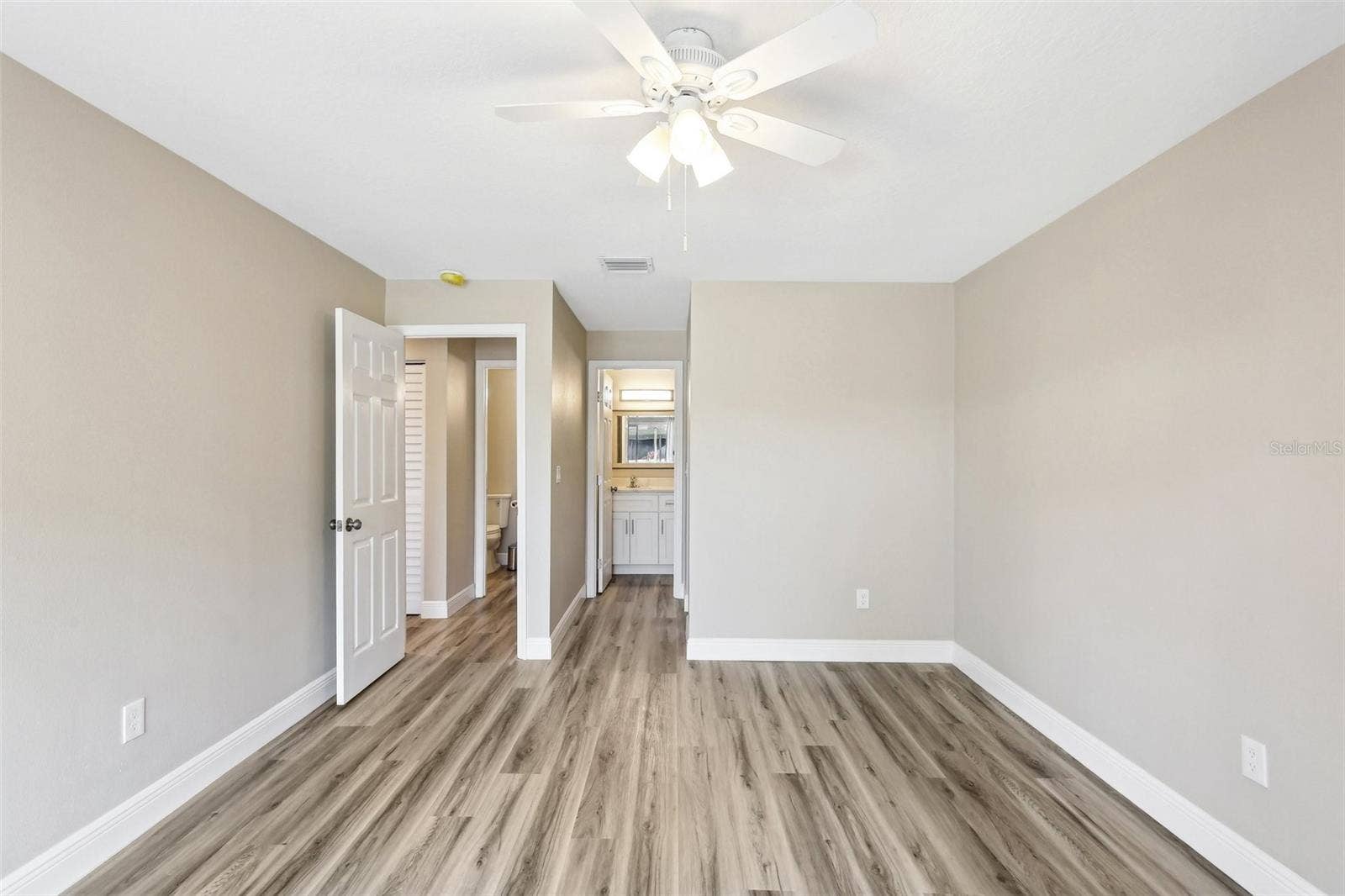 1203 16TH CIRCLE SE, Largo, FL 33771 1203 16TH CIRCLE SE, Largo, FL 33771