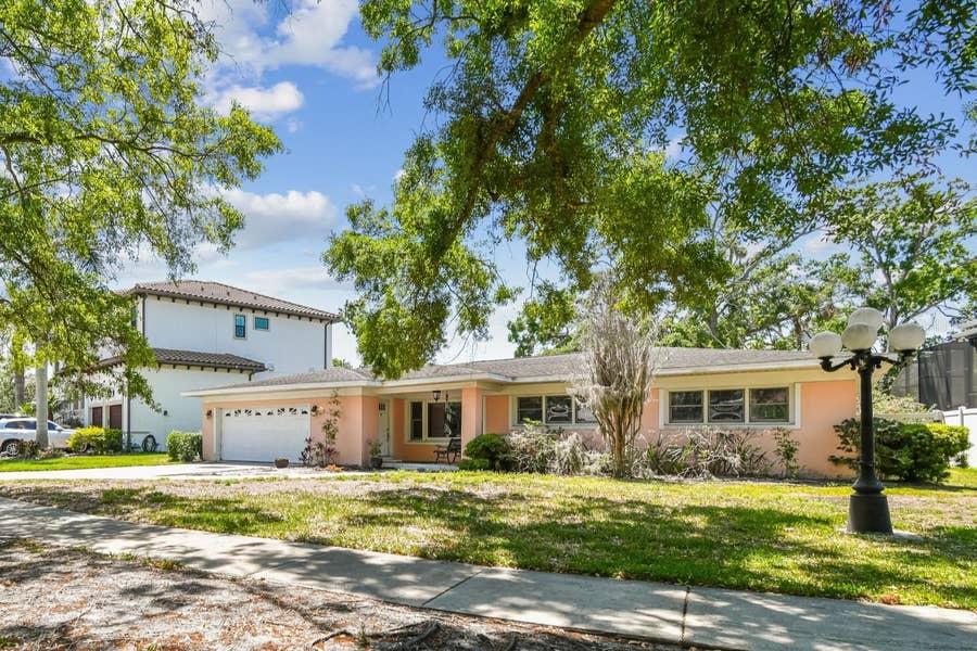 Property photo for 2607 S BRYANT CIRCLE, Tampa, FL