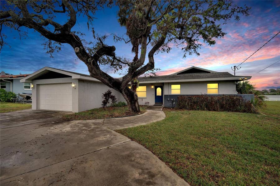 Property photo for 828 BAYSHORE DRIVE, Tarpon Springs, FL