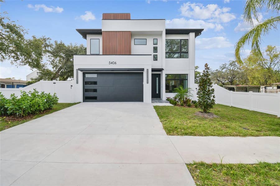 Realty Blu