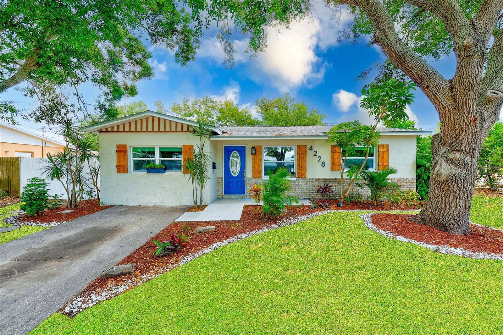 4228 TARPON DRIVE SE, St Petersburg, FL 33705 4228 TARPON DRIVE SE, St Petersburg, FL 33705