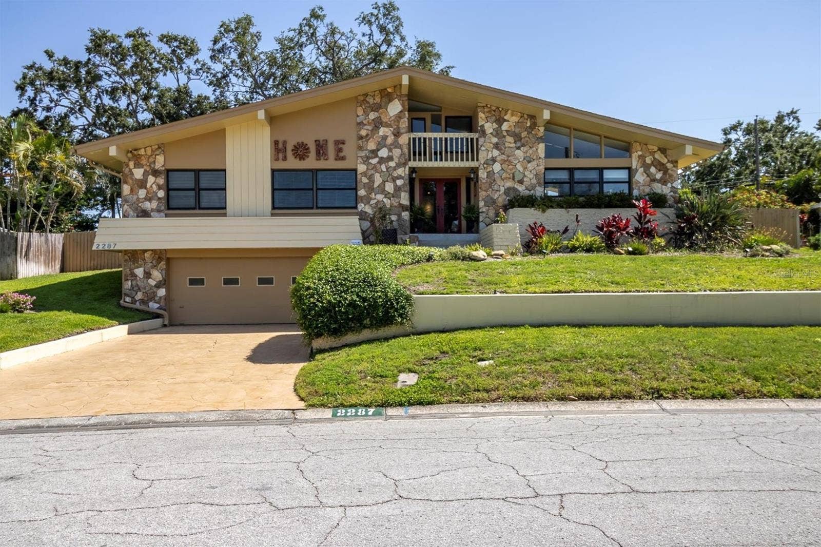 2287 DEMARET DRIVE, Dunedin, FL 34698 2287 DEMARET DRIVE, Dunedin, FL 34698