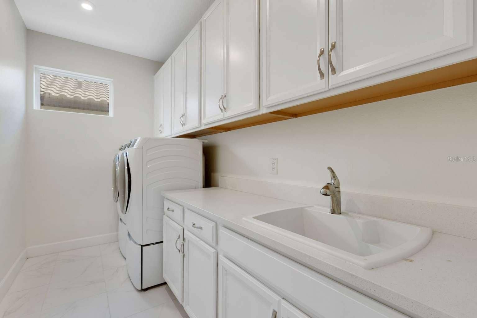 5410 MOREY FARMS LOOP, Palmetto, FL 34221 laundry