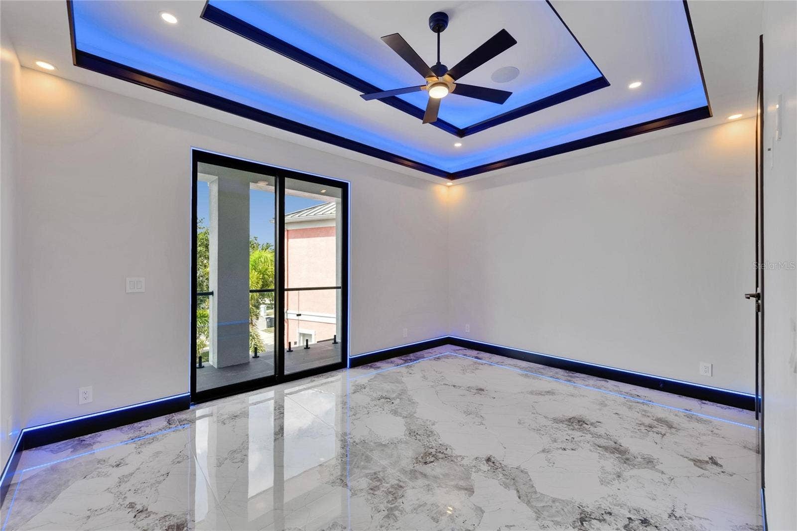 6520 SIMONE SHORES CIRCLE, Apollo Beach, FL 33572 6520 SIMONE SHORES CIRCLE, Apollo Beach, FL 33572