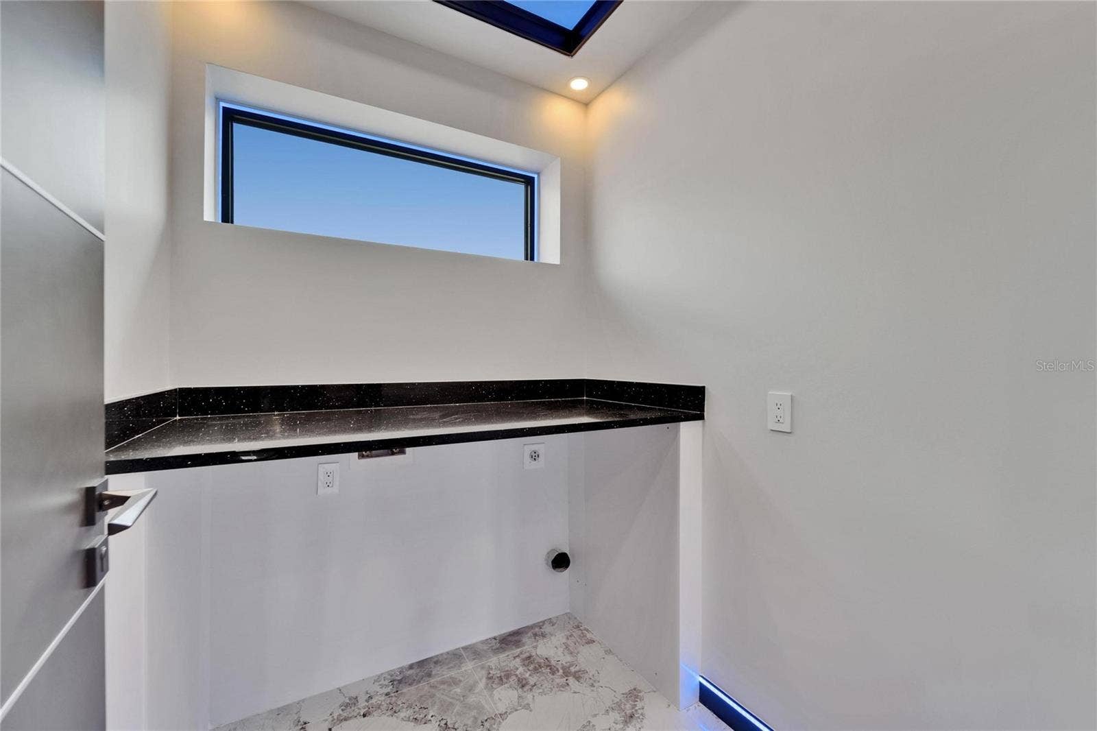 6520 SIMONE SHORES CIRCLE, Apollo Beach, FL 33572 6520 SIMONE SHORES CIRCLE, Apollo Beach, FL 33572