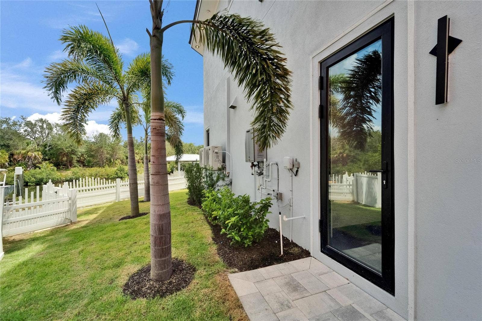 6520 SIMONE SHORES CIRCLE, Apollo Beach, FL 33572 6520 SIMONE SHORES CIRCLE, Apollo Beach, FL 33572