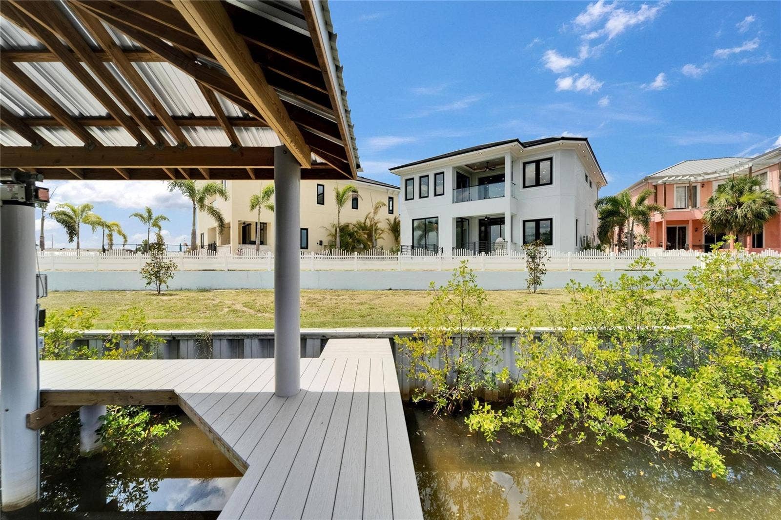 6520 SIMONE SHORES CIRCLE, Apollo Beach, FL 33572 6520 SIMONE SHORES CIRCLE, Apollo Beach, FL 33572