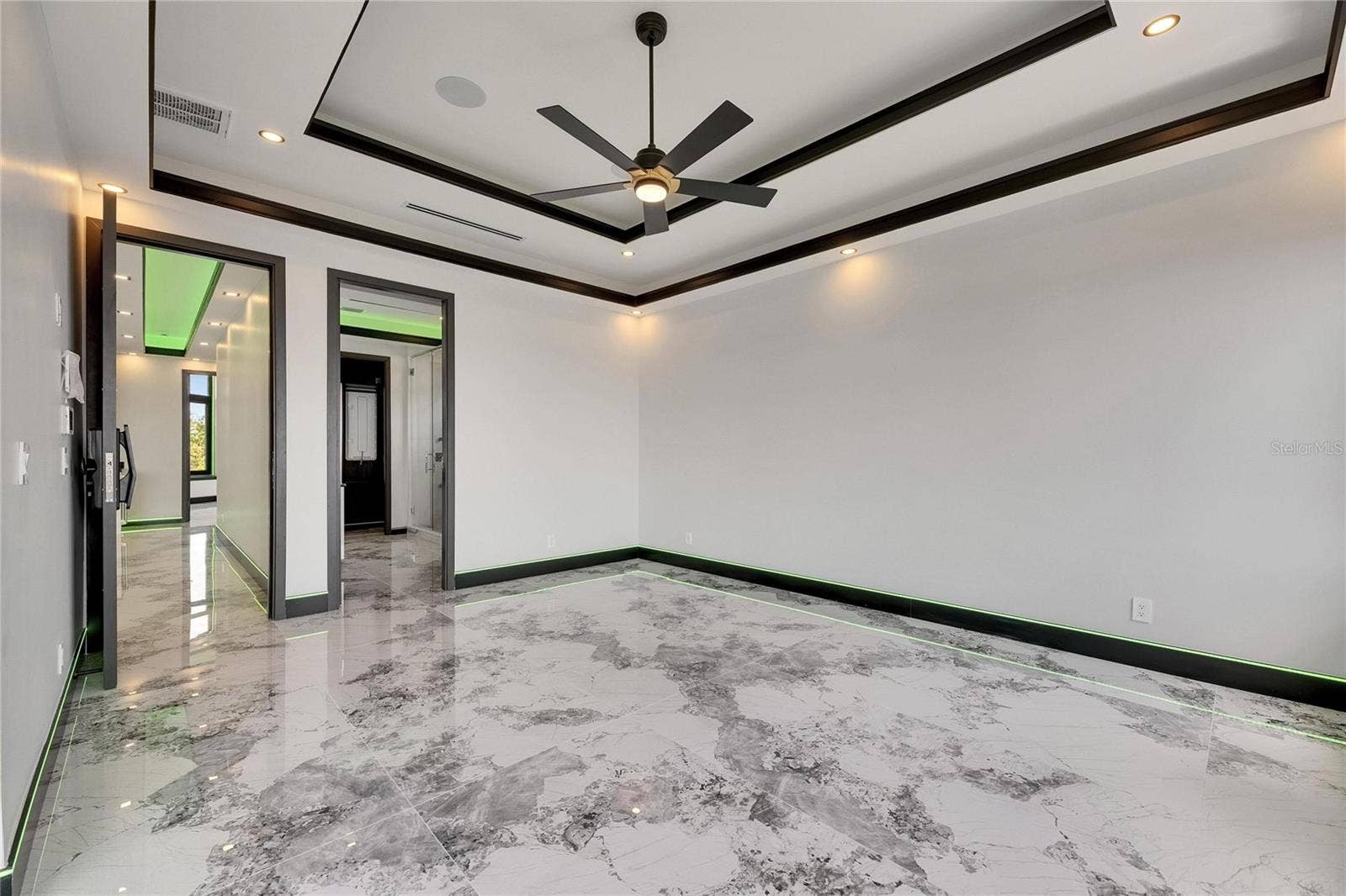 6526 SIMONE SHORES CIRCLE, Apollo Beach, FL 33572 6526 SIMONE SHORES CIRCLE, Apollo Beach, FL 33572