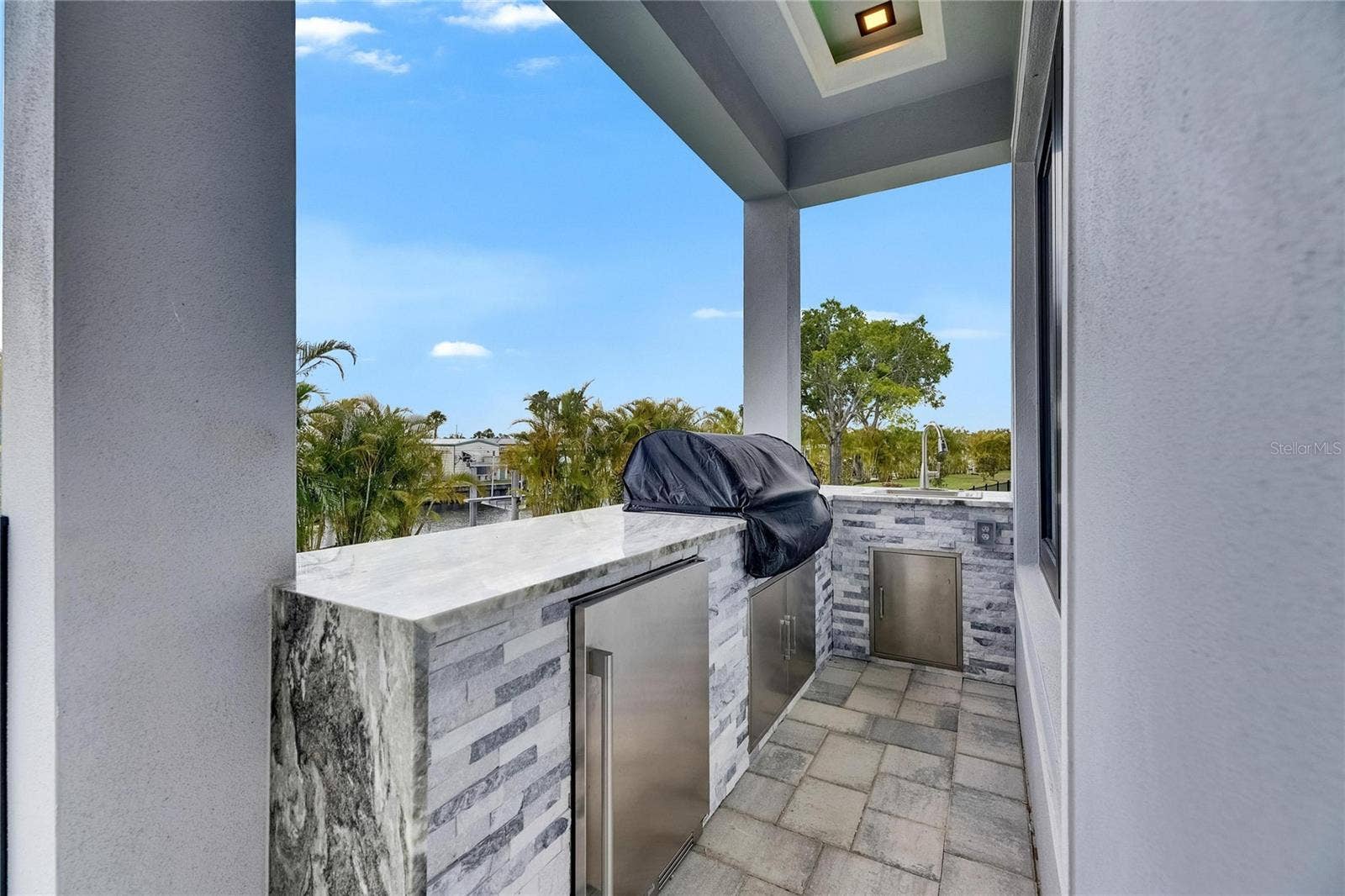 6526 SIMONE SHORES CIRCLE, Apollo Beach, FL 33572 6526 SIMONE SHORES CIRCLE, Apollo Beach, FL 33572