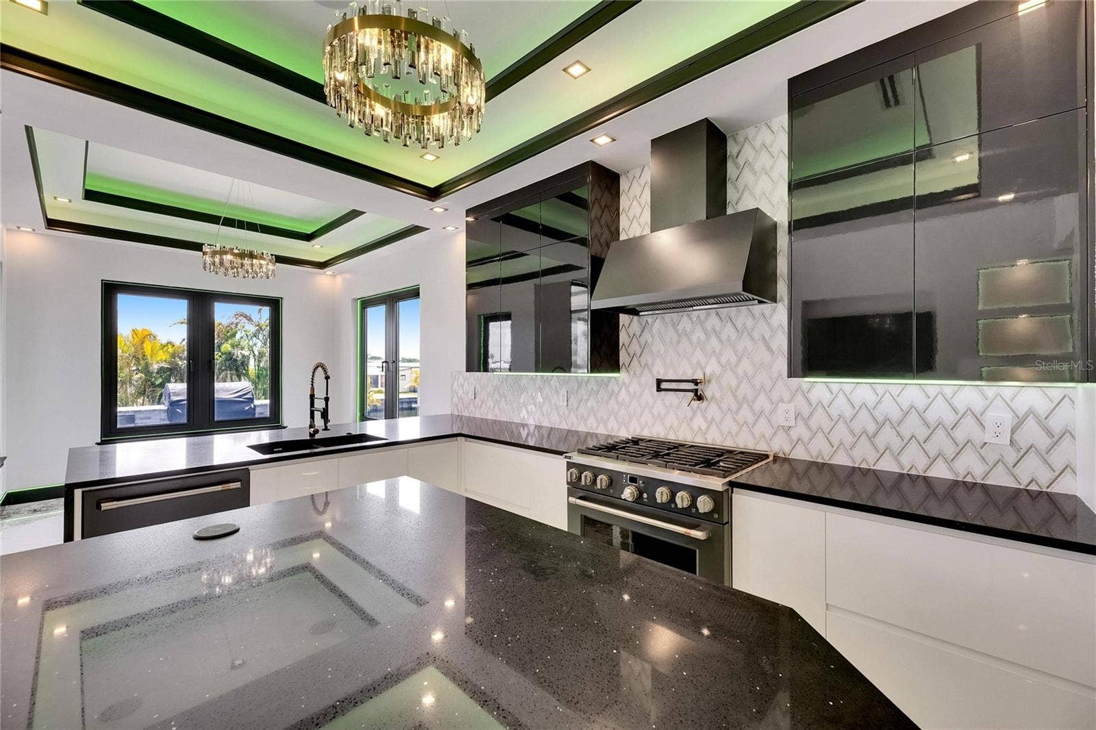 6526 SIMONE SHORES CIRCLE, Apollo Beach, FL 33572 6526 SIMONE SHORES CIRCLE, Apollo Beach, FL 33572