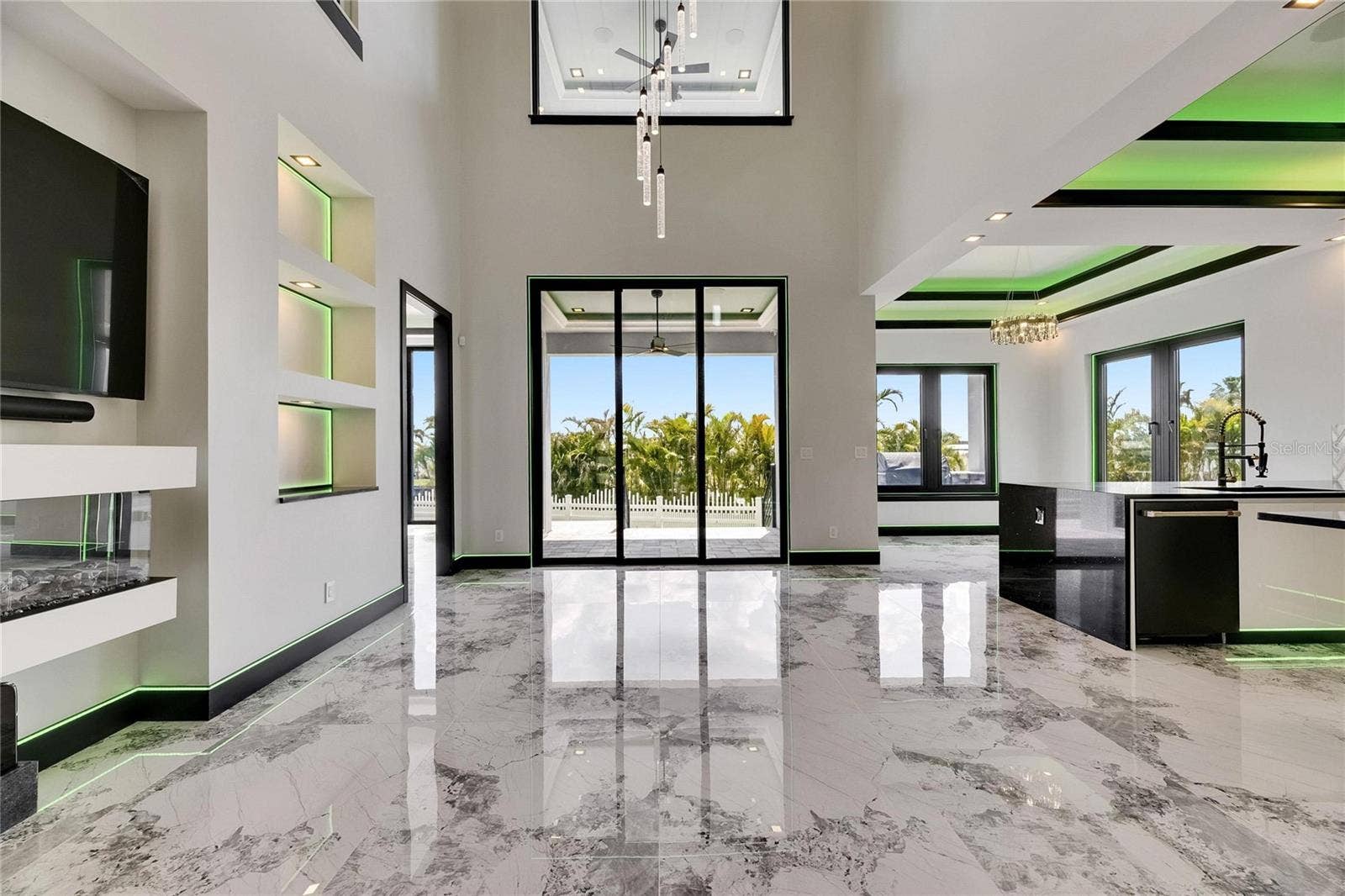 6526 SIMONE SHORES CIRCLE, Apollo Beach, FL 33572 6526 SIMONE SHORES CIRCLE, Apollo Beach, FL 33572