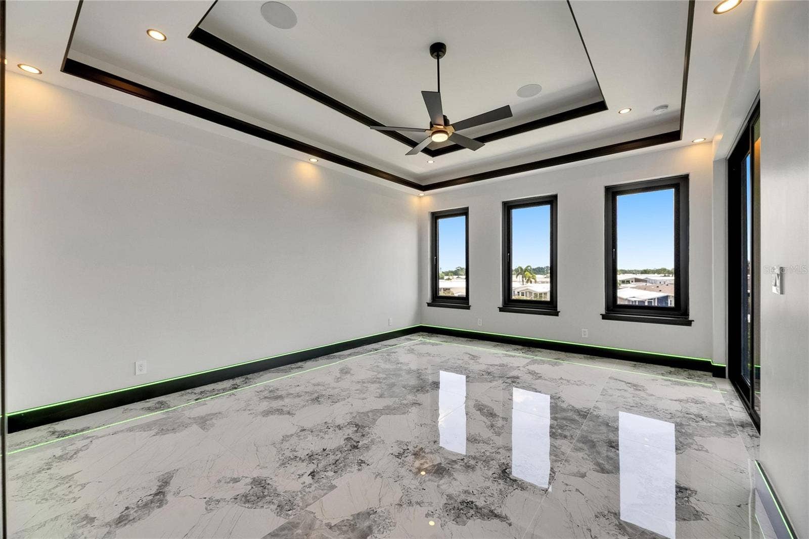 6526 SIMONE SHORES CIRCLE, Apollo Beach, FL 33572 6526 SIMONE SHORES CIRCLE, Apollo Beach, FL 33572