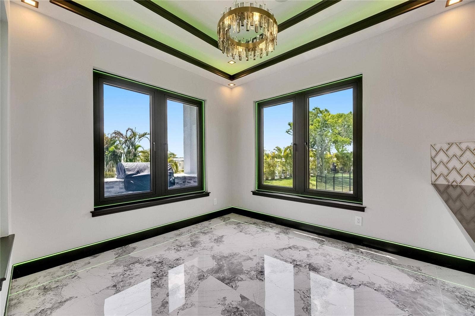 6526 SIMONE SHORES CIRCLE, Apollo Beach, FL 33572 6526 SIMONE SHORES CIRCLE, Apollo Beach, FL 33572