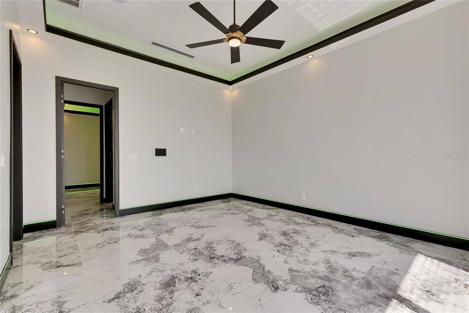 6526 SIMONE SHORES CIRCLE, Apollo Beach, FL 33572 6526 SIMONE SHORES CIRCLE, Apollo Beach, FL 33572