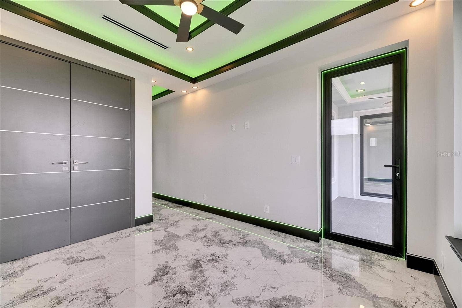 6526 SIMONE SHORES CIRCLE, Apollo Beach, FL 33572 6526 SIMONE SHORES CIRCLE, Apollo Beach, FL 33572
