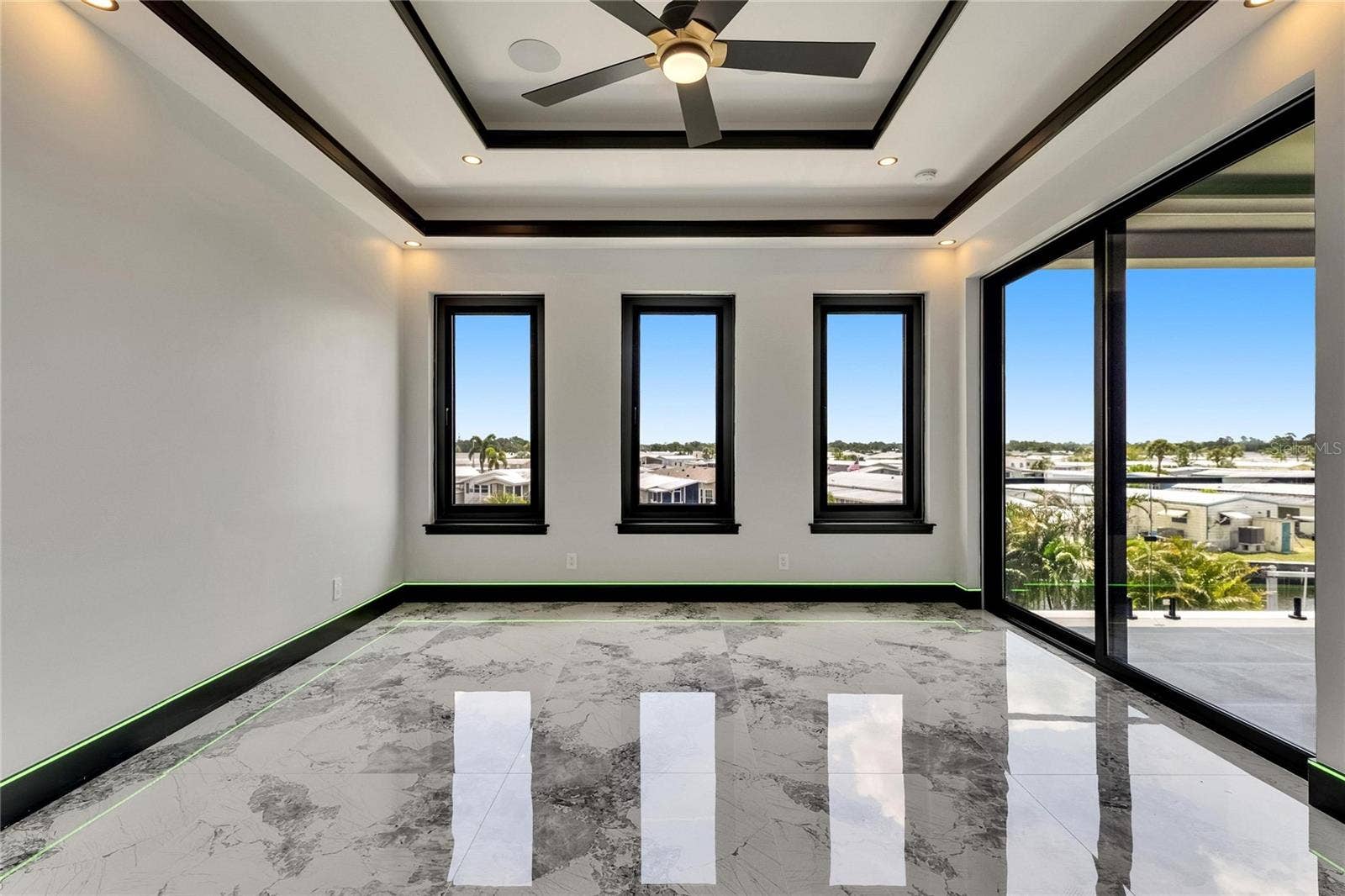 6526 SIMONE SHORES CIRCLE, Apollo Beach, FL 33572 6526 SIMONE SHORES CIRCLE, Apollo Beach, FL 33572