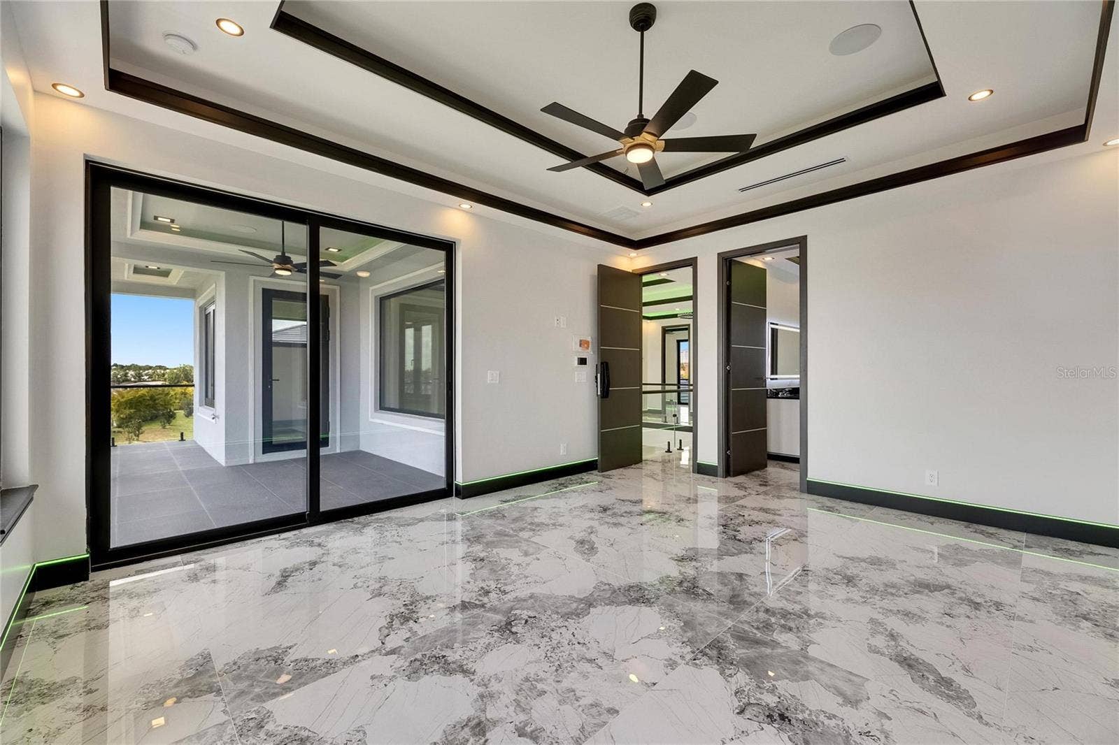 6526 SIMONE SHORES CIRCLE, Apollo Beach, FL 33572 6526 SIMONE SHORES CIRCLE, Apollo Beach, FL 33572