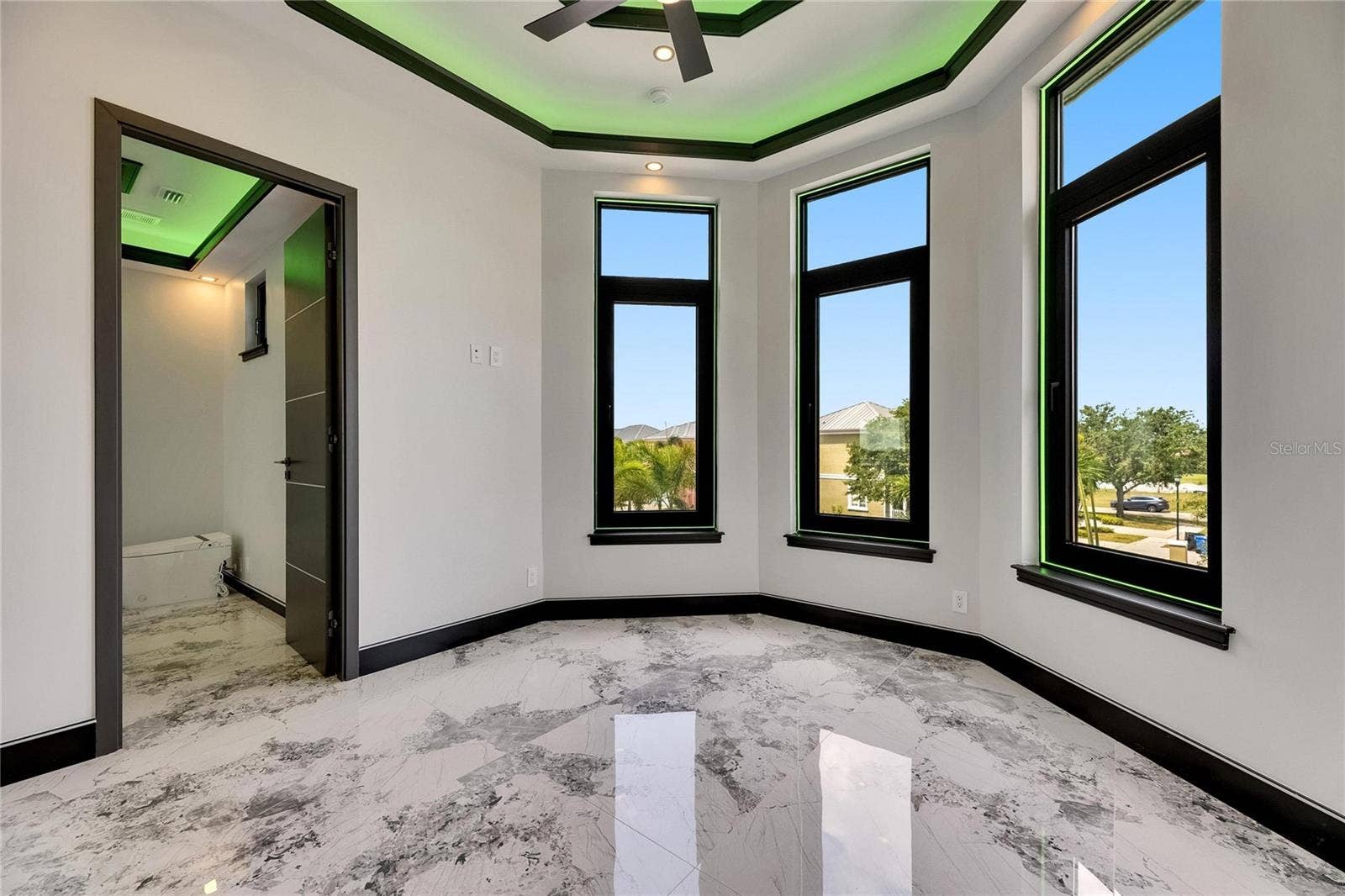 6526 SIMONE SHORES CIRCLE, Apollo Beach, FL 33572 6526 SIMONE SHORES CIRCLE, Apollo Beach, FL 33572