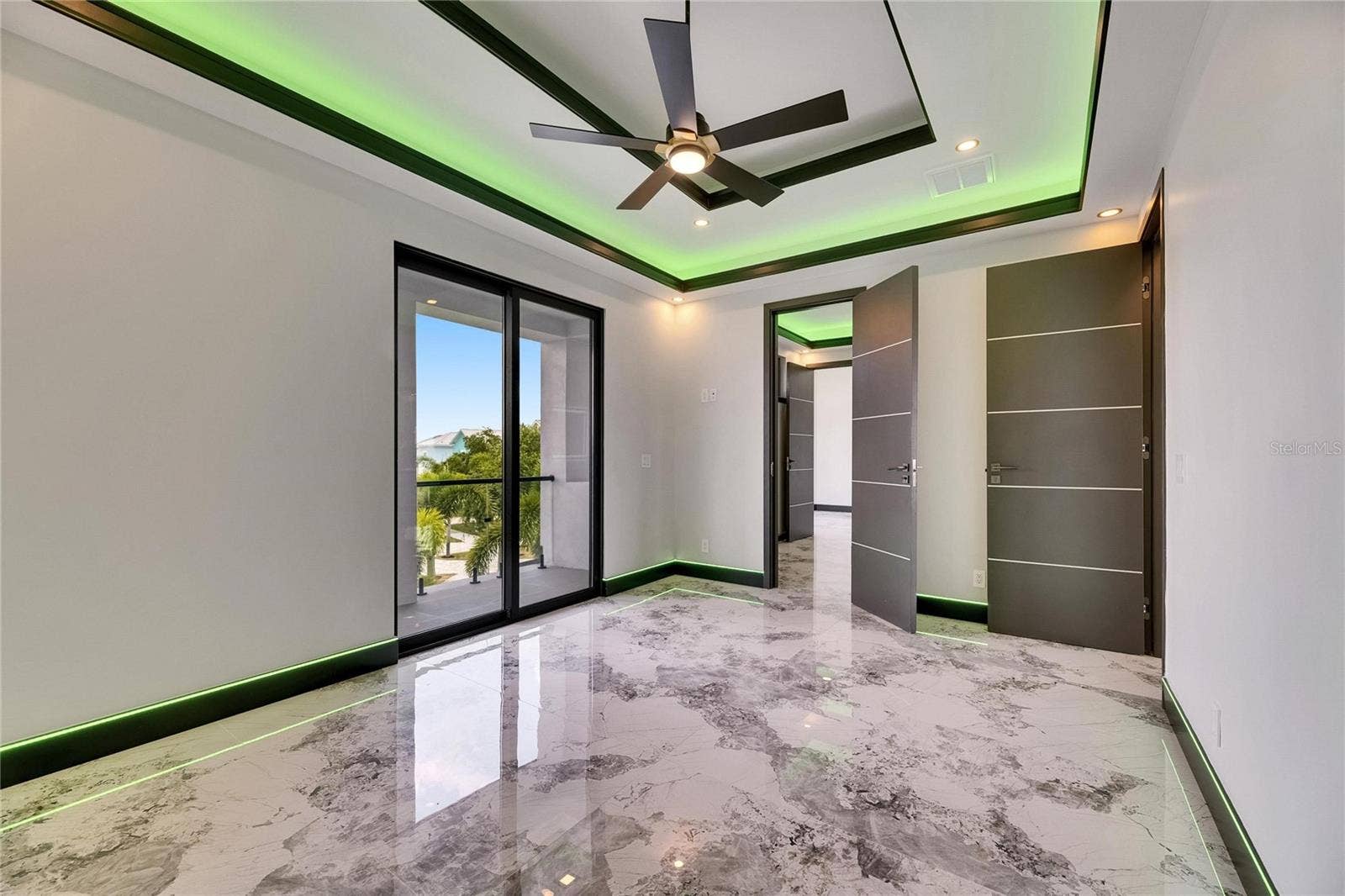 6526 SIMONE SHORES CIRCLE, Apollo Beach, FL 33572 6526 SIMONE SHORES CIRCLE, Apollo Beach, FL 33572