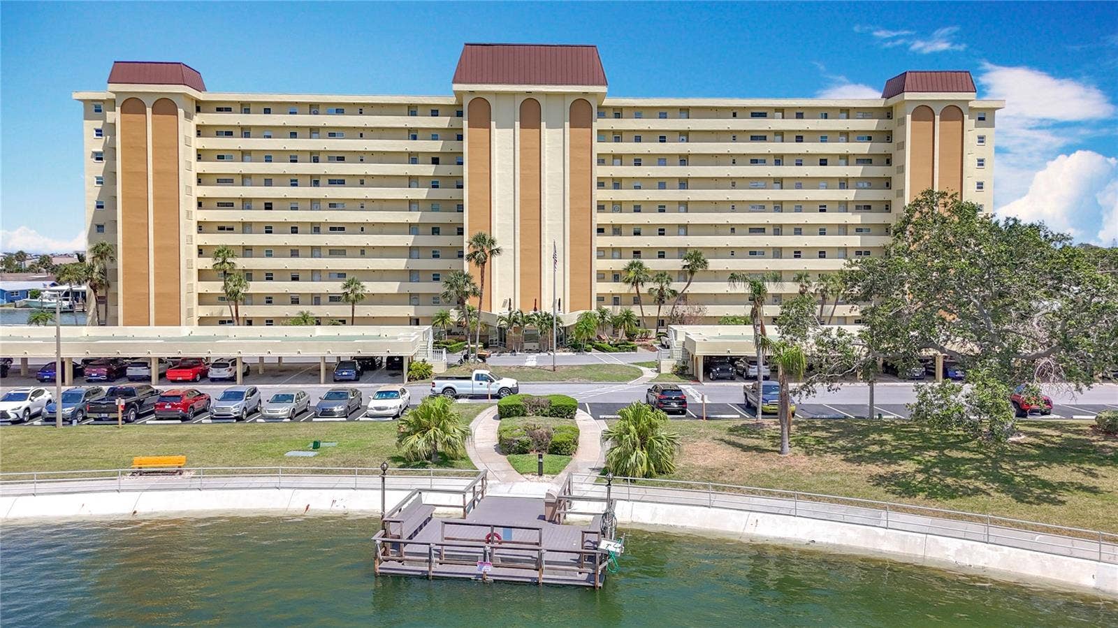 4725 COVE CIRCLE, #908, St Petersburg, FL 33708 This picture shows the nice dock that you can sit and relax on which is located right in front of the Columbia building.